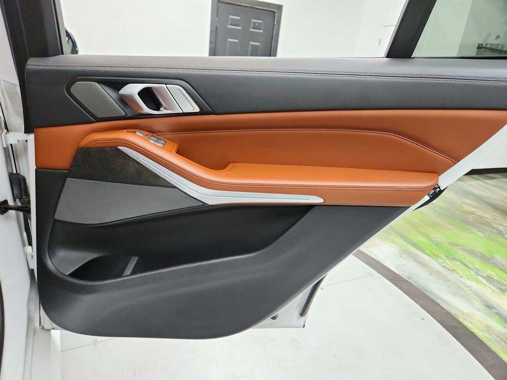 2022 BMW X7