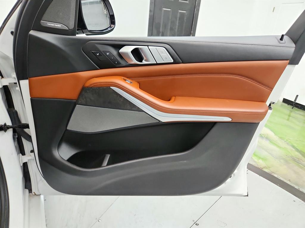 2022 BMW X7