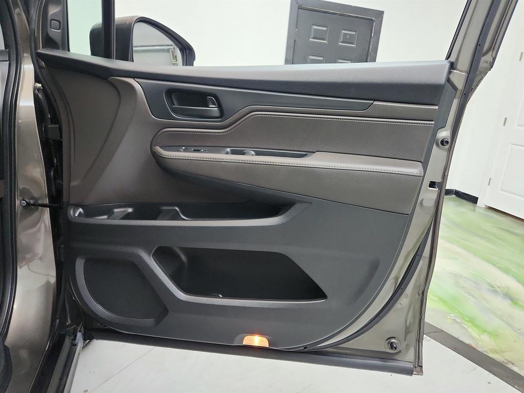 2018 Honda Odyssey - $16,795