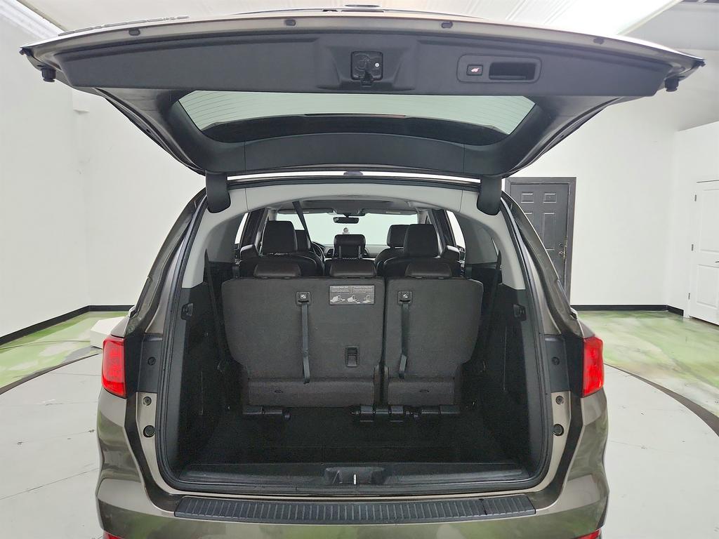 2018 Honda Odyssey - $16,795