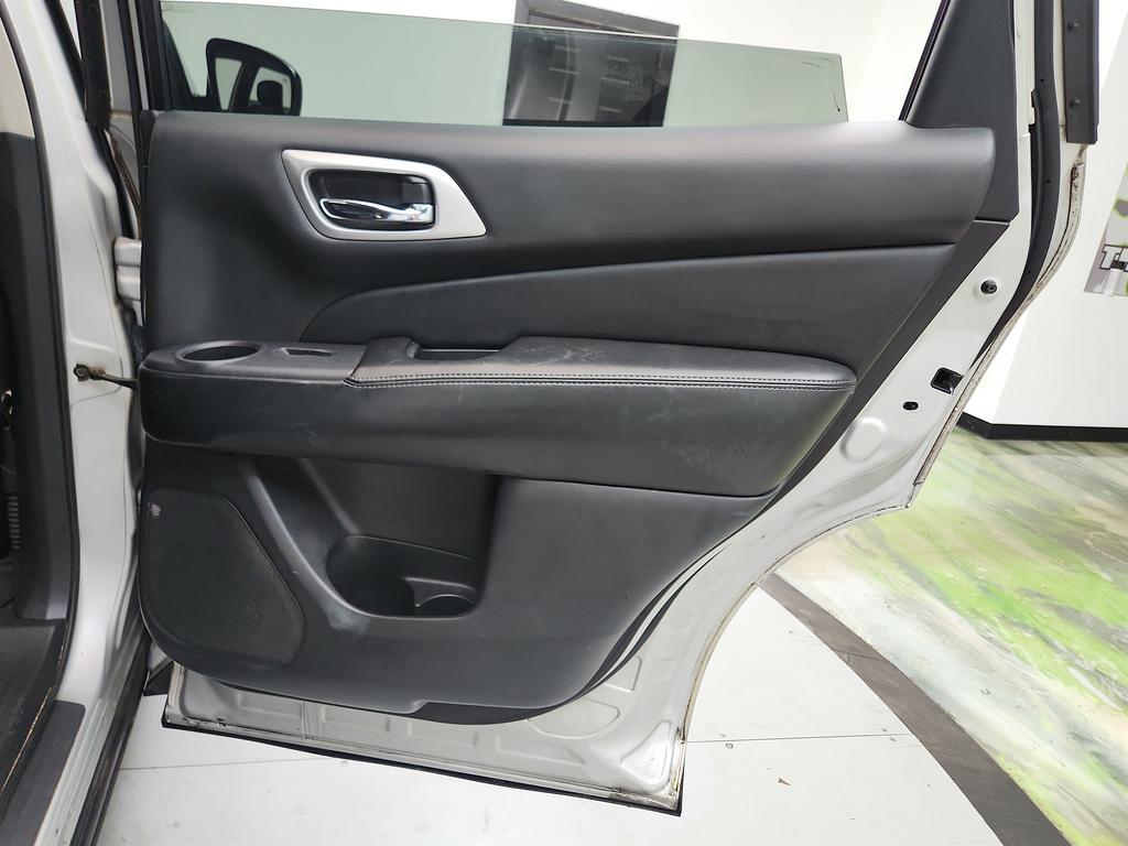 2015 Nissan Pathfinder - $7,495