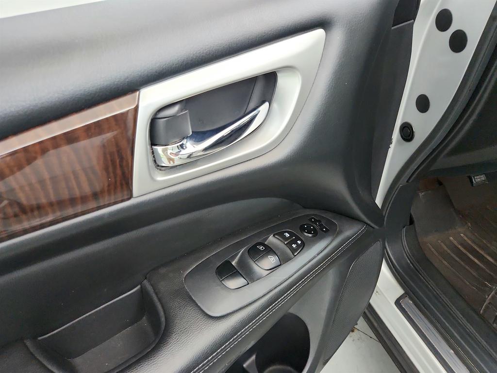 2015 Nissan Pathfinder - $7,495