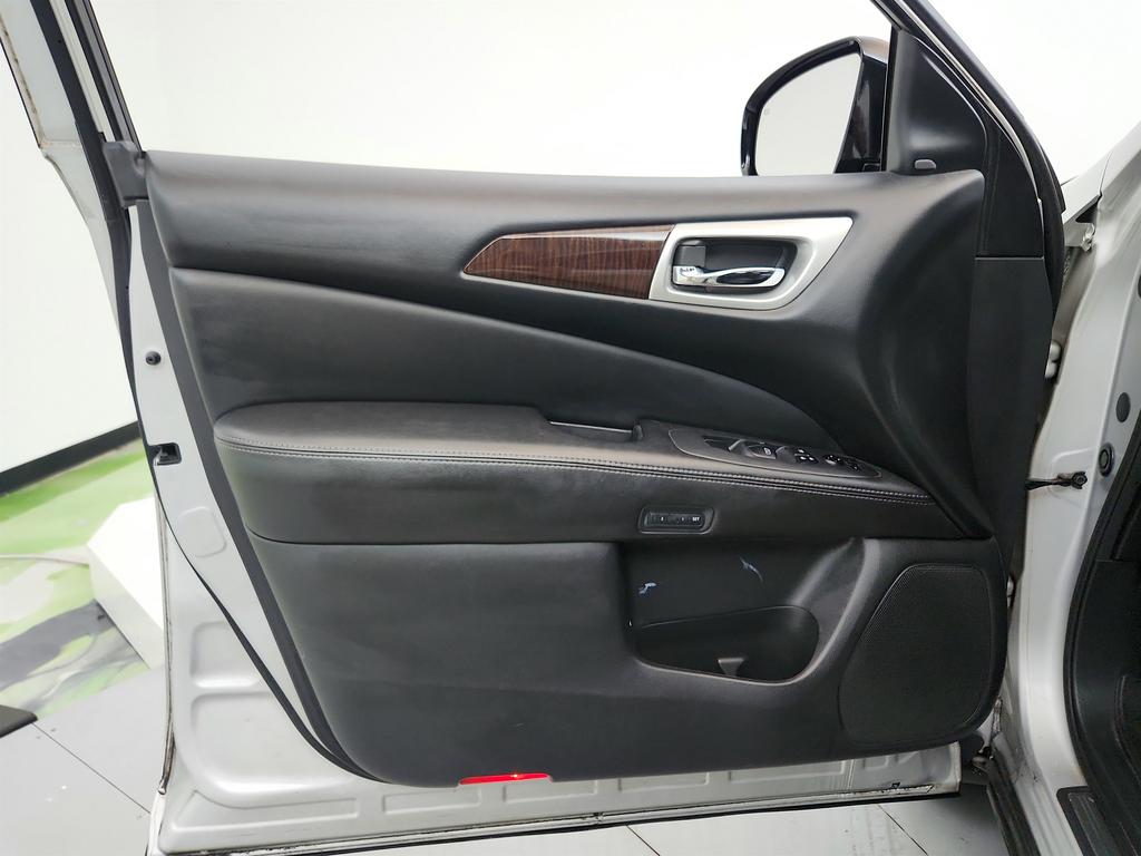 2015 Nissan Pathfinder - $7,495
