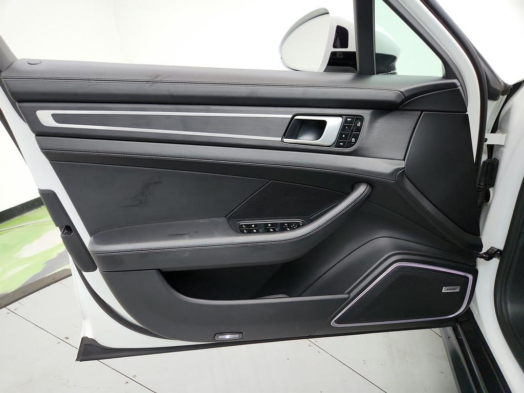 2019 Porsche Panamera - $59,950