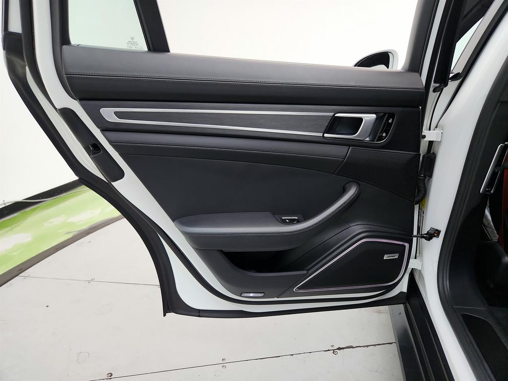 2019 Porsche Panamera - $59,950