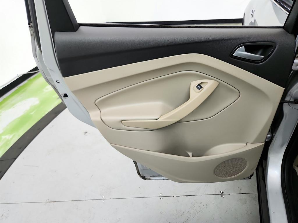 2015 Ford Escape - $3,995