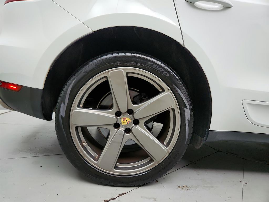 2018 Porsche Macan - $16,995