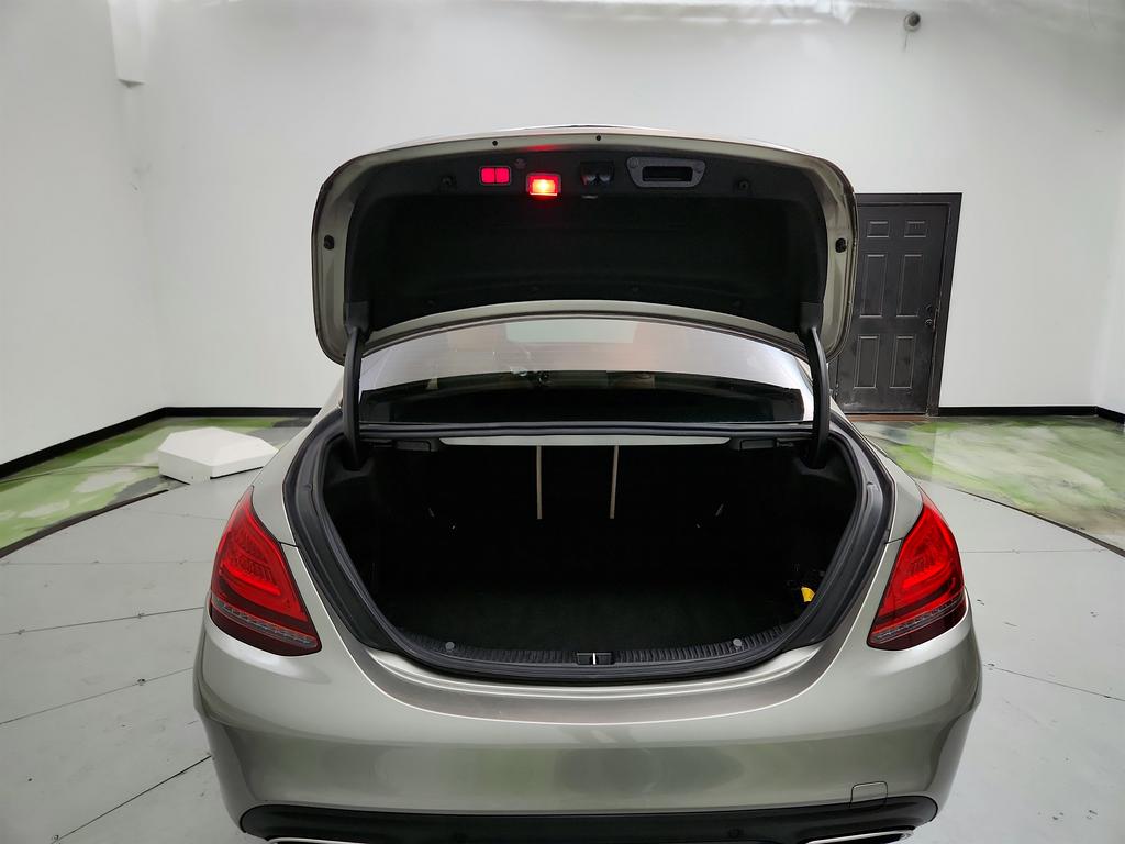 2019 Mercedes-Benz C-Class - $15,950
