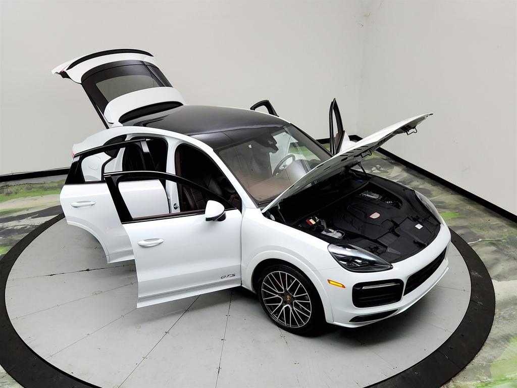 2021 Porsche Cayenne - $49,995