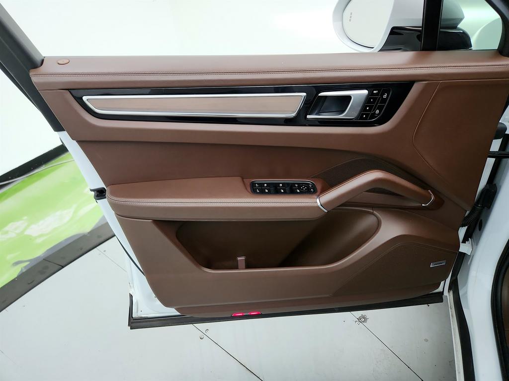 2021 Porsche Cayenne - $49,995