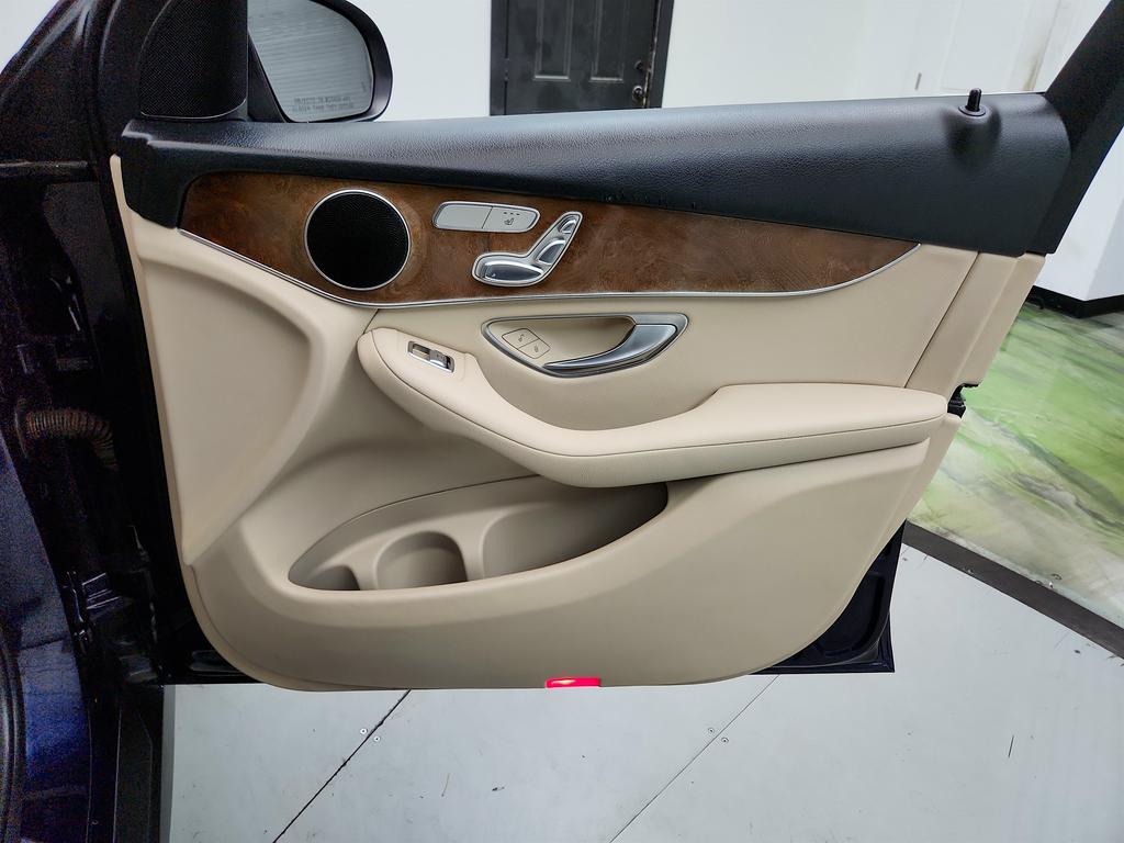 2016 Mercedes-Benz C-Class - $9,945