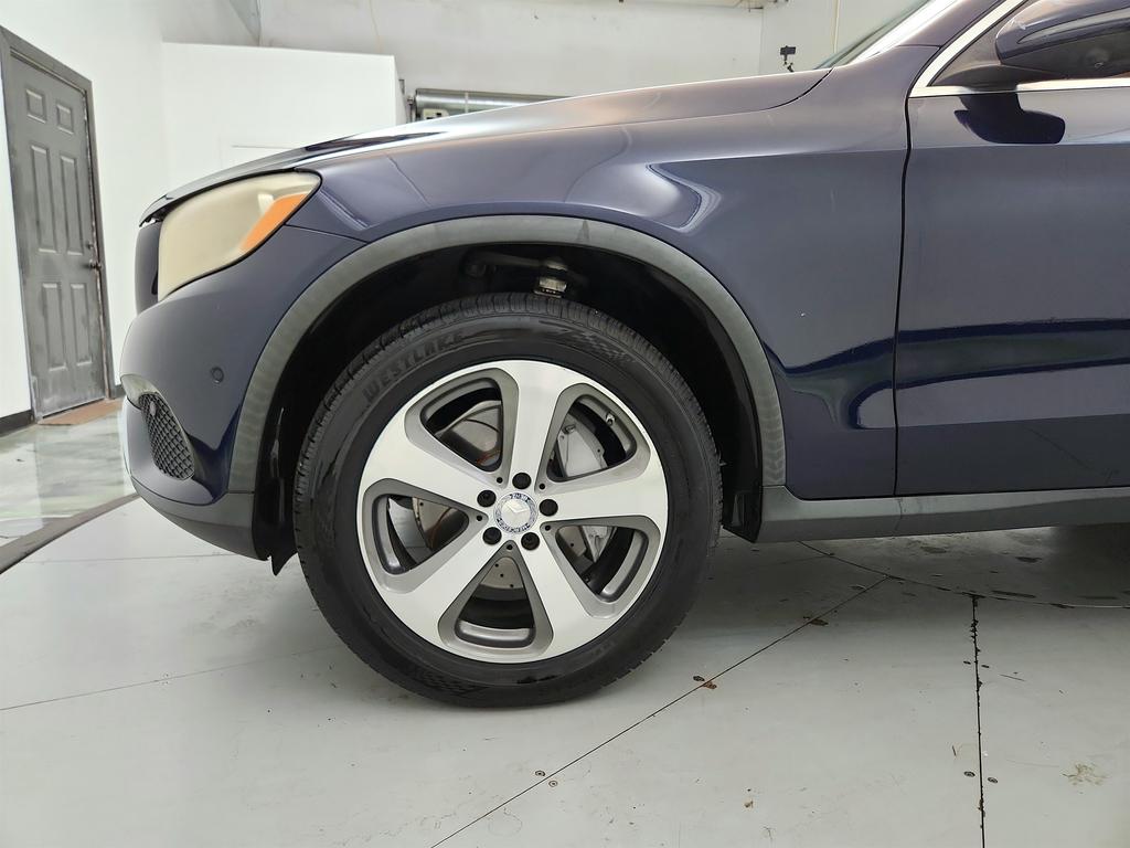 2016 Mercedes-Benz C-Class - $9,945