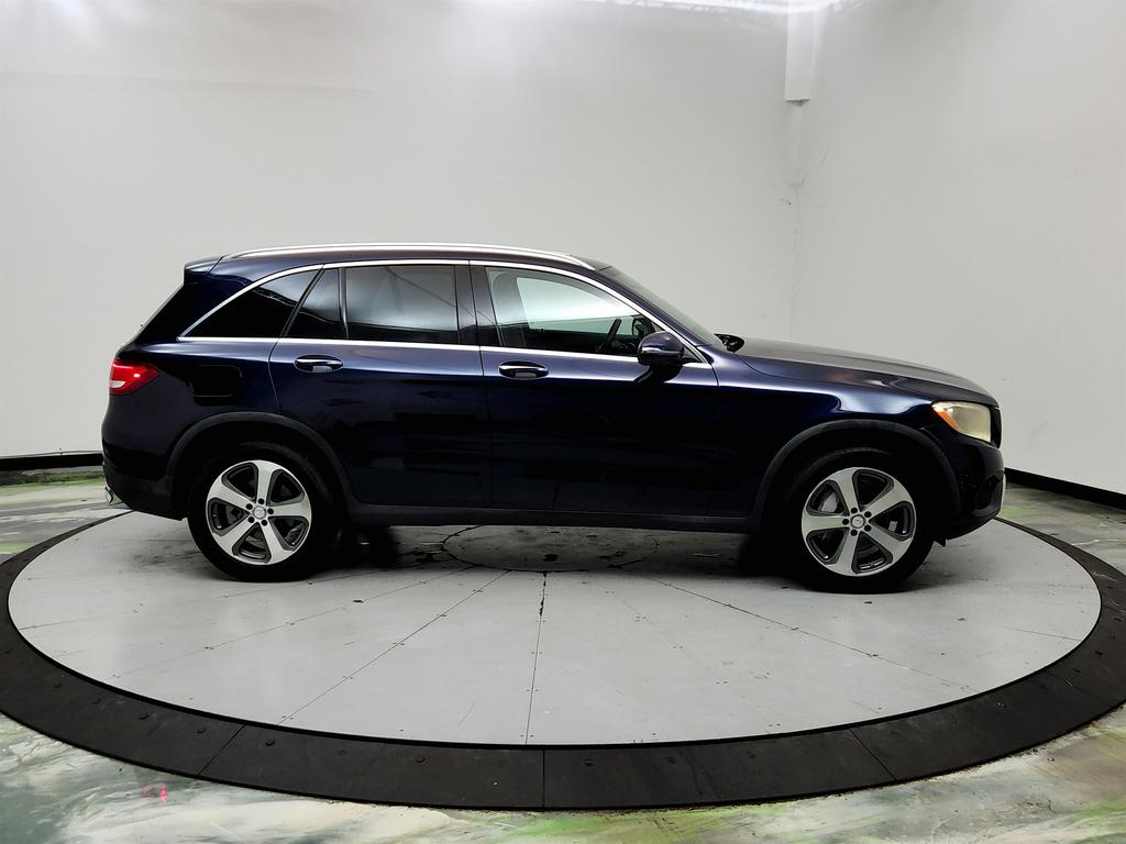 2016 Mercedes-Benz C-Class - $9,945