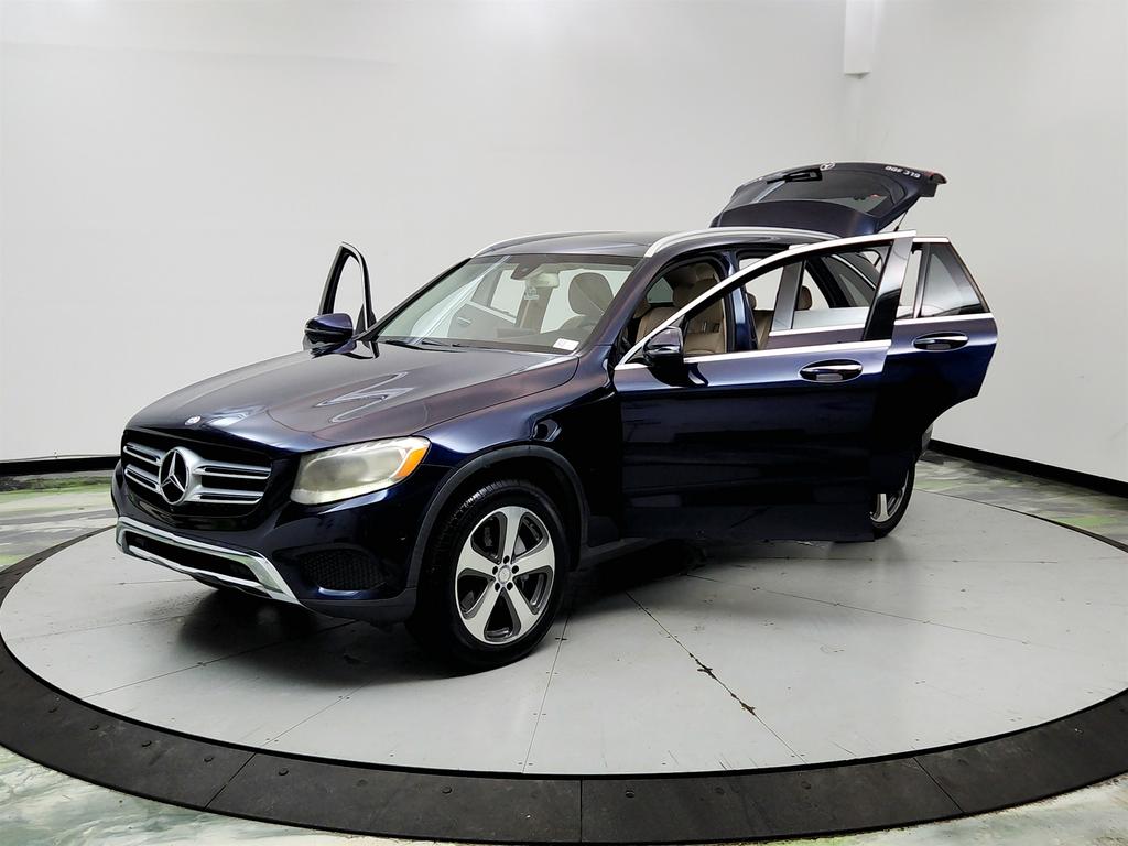 2016 Mercedes-Benz C-Class - $9,945