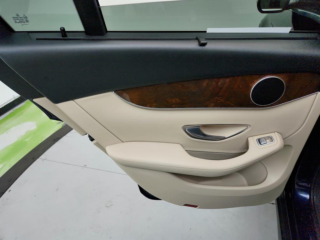 2016 Mercedes-Benz C-Class - $9,945