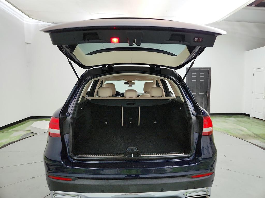 2016 Mercedes-Benz C-Class - $9,945