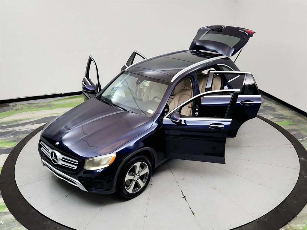 2016 Mercedes-Benz C-Class - $9,945
