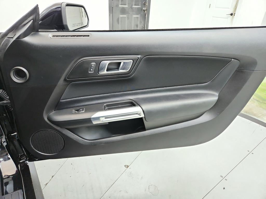 2021 Ford Mustang - $31,795