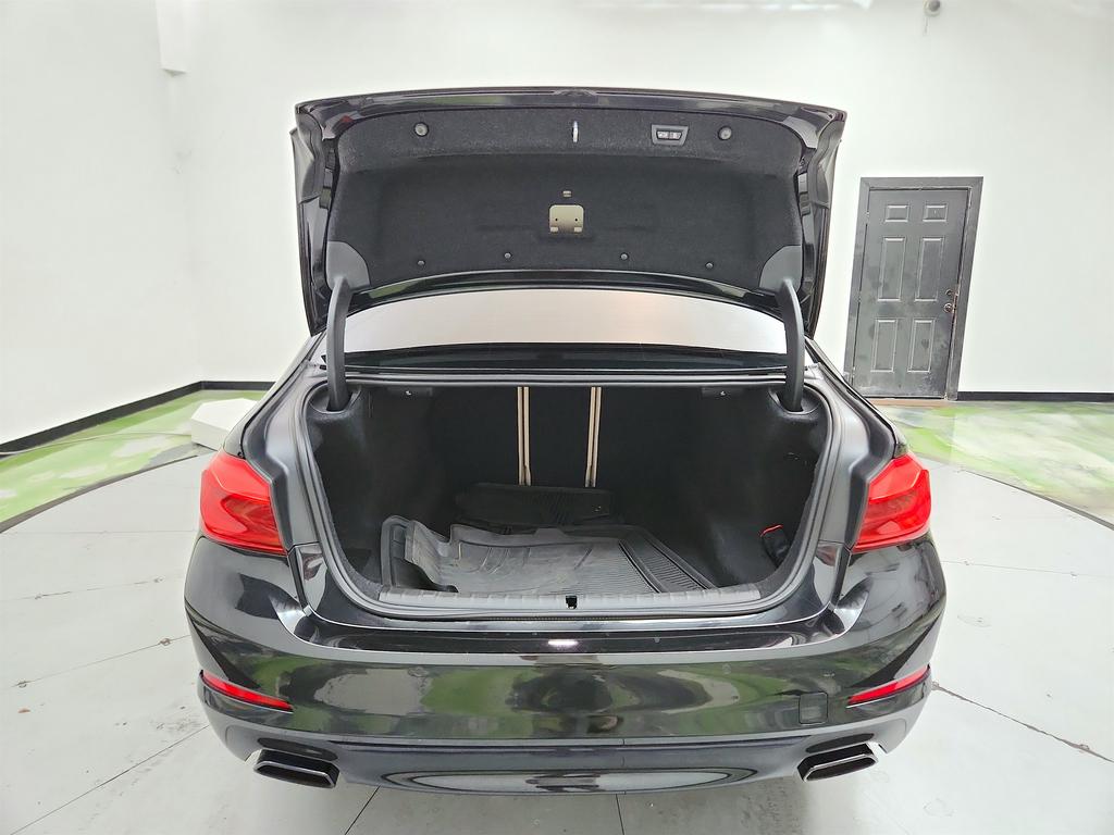 2018 BMW 540i