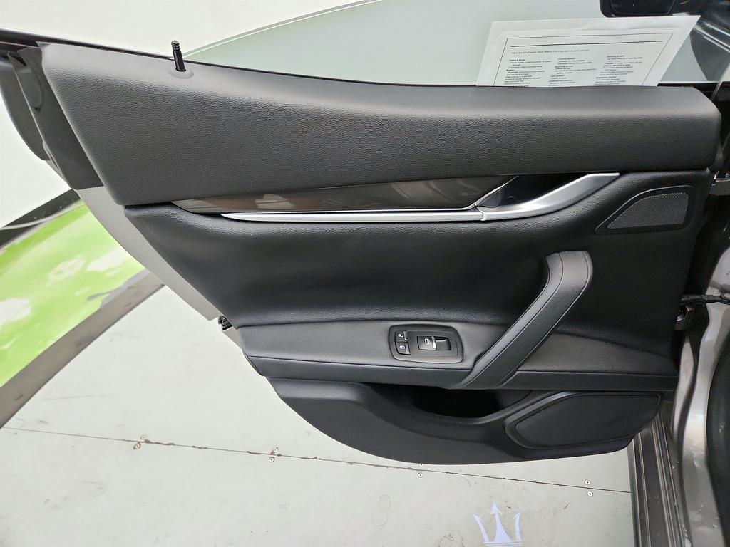 2016 Maserati Ghibli