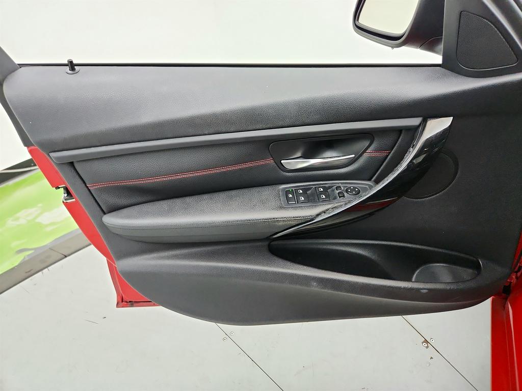 2012 BMW 328i