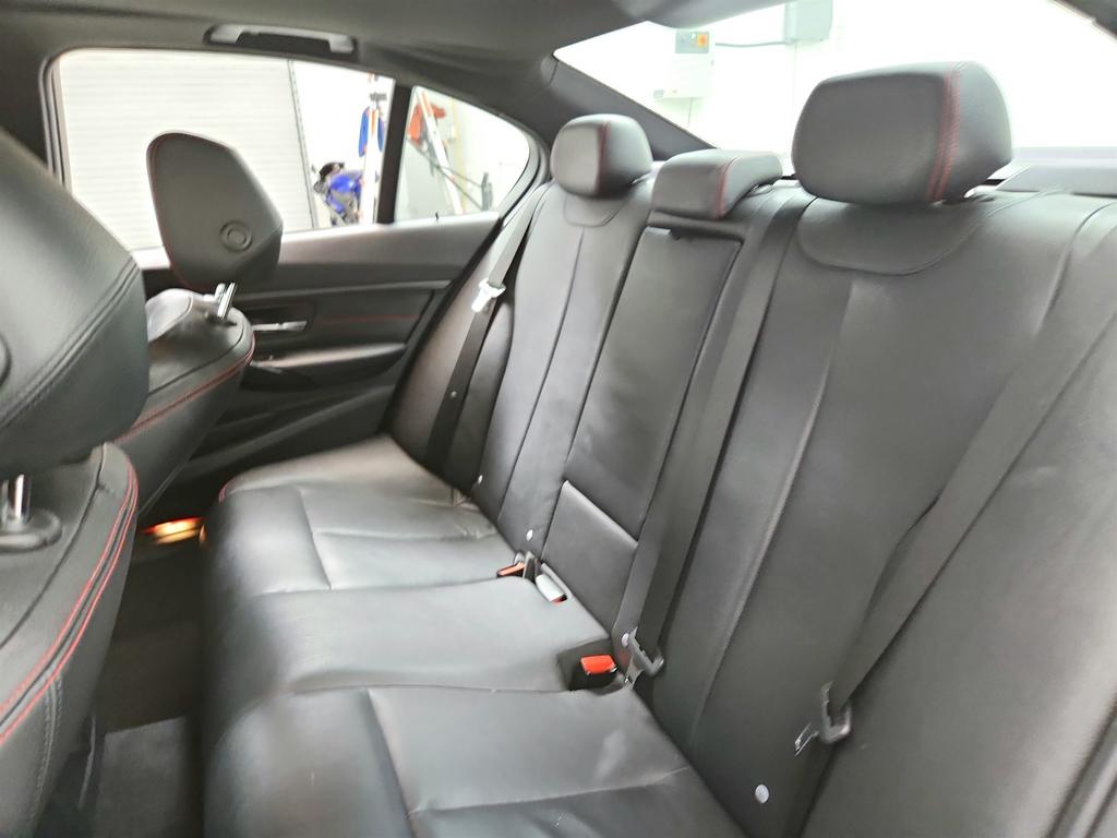 2012 BMW 328i