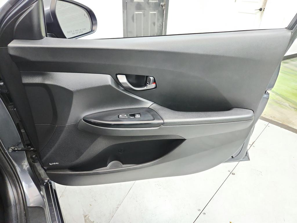 2019 Hyundai Veloster - $11,495