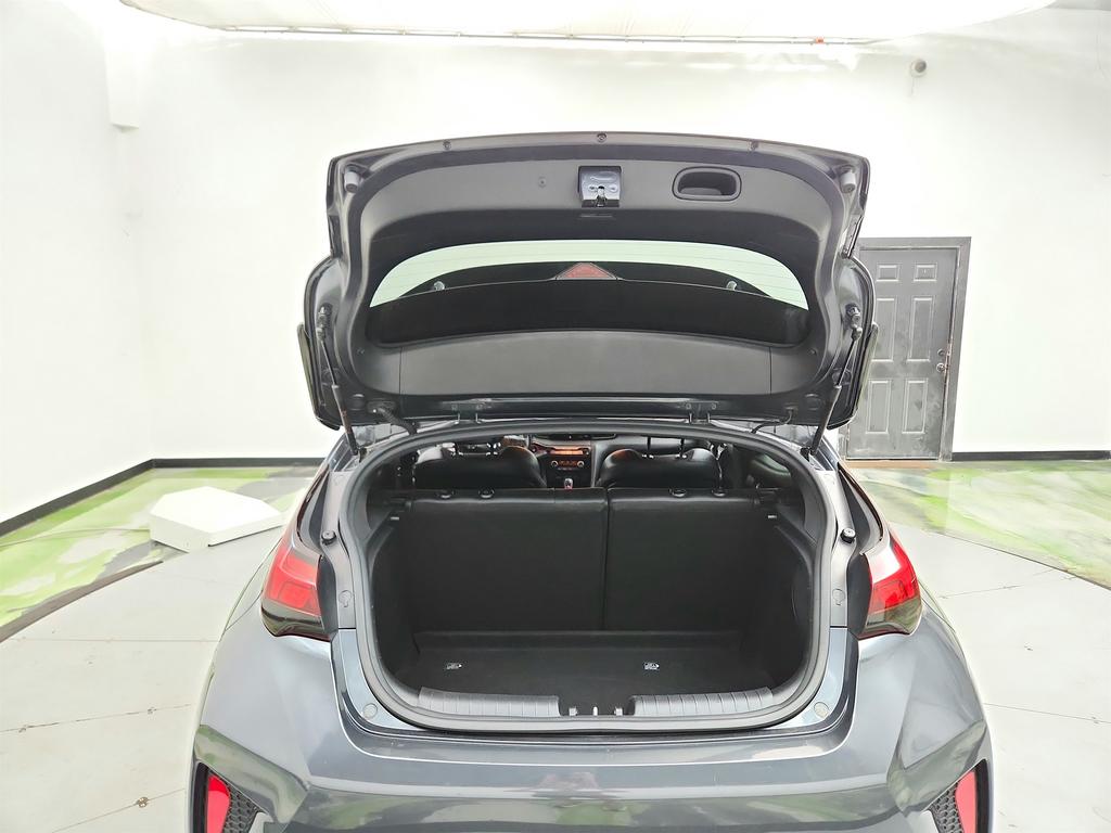 2019 Hyundai Veloster - $11,495