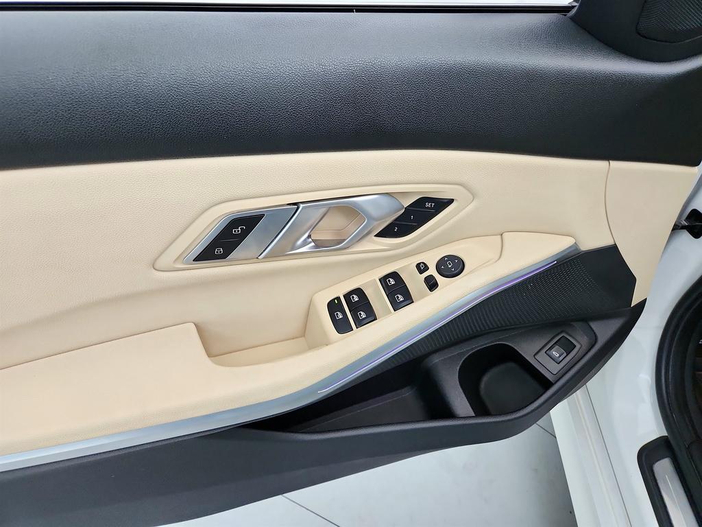 2021 BMW 330i - $18,850