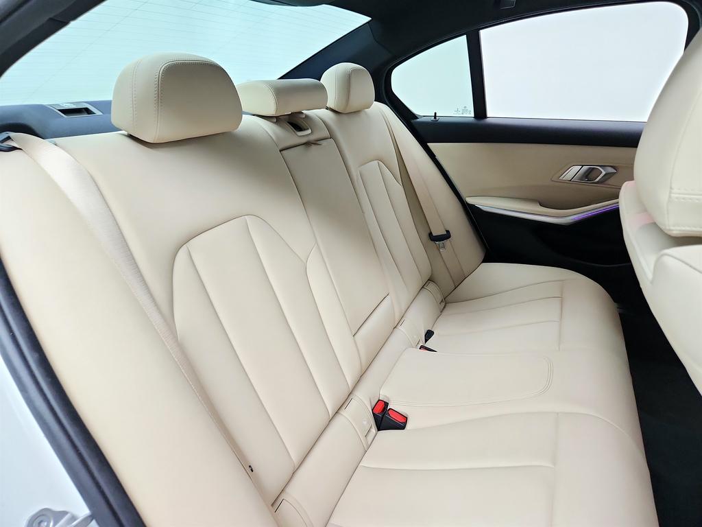 2021 BMW 330i - $18,850