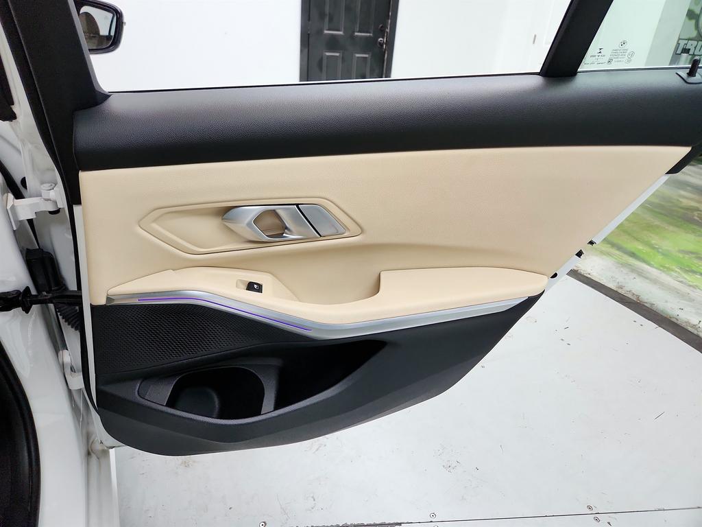 2021 BMW 330i - $18,850