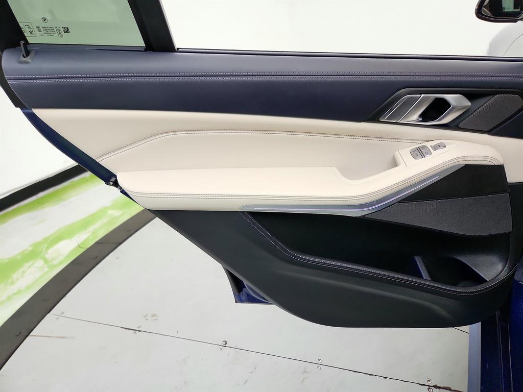 2022 BMW X7 - $67,595