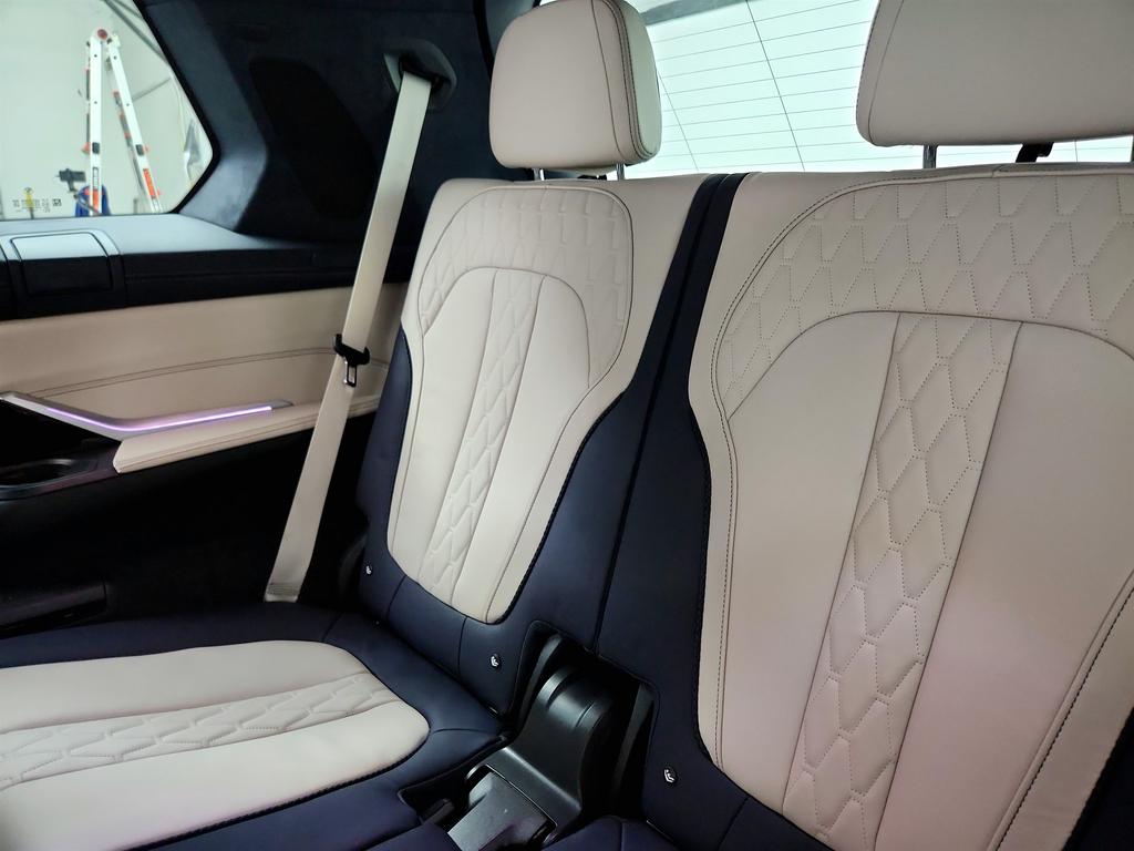 2022 BMW X7 - $67,595