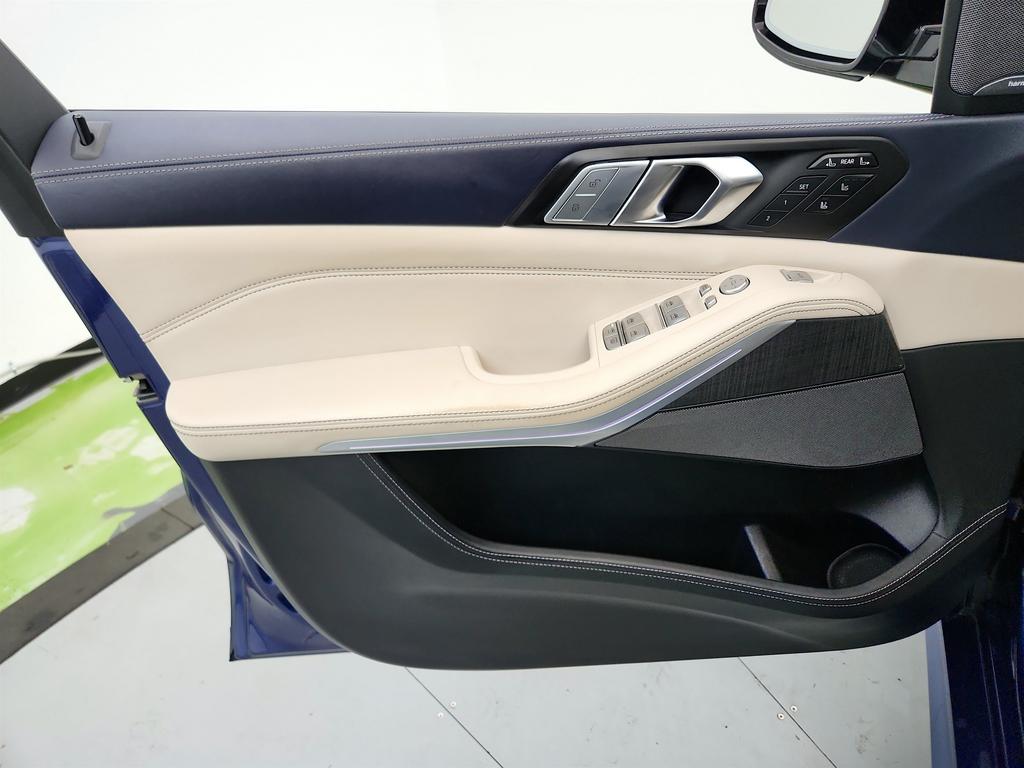 2022 BMW X7 - $67,595