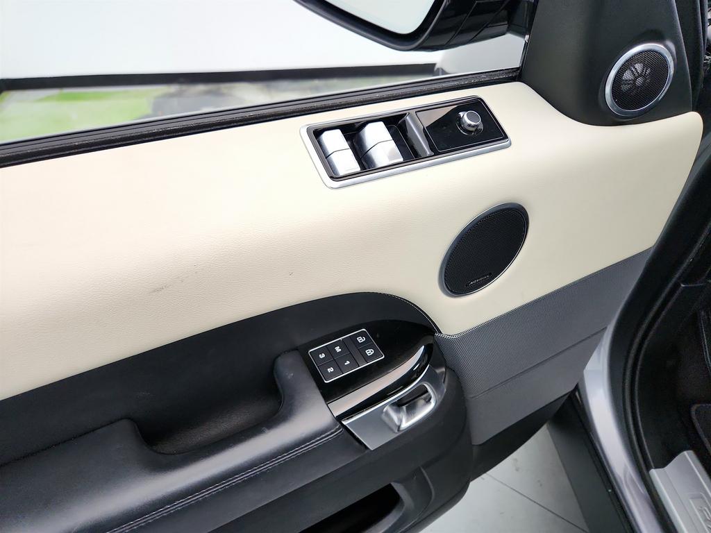 2021 Land Rover Range Rover Sport - $25,895
