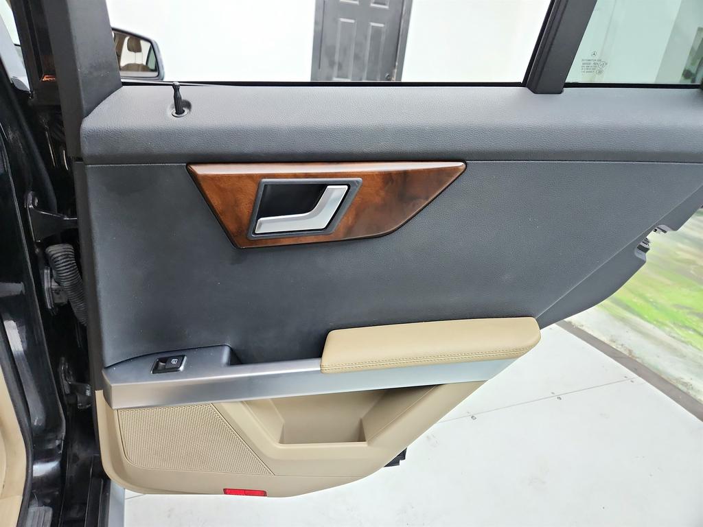2012 Mercedes-Benz GLK-Class - $6,295