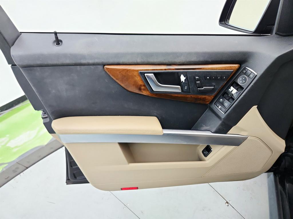 2012 Mercedes-Benz GLK-Class - $6,295