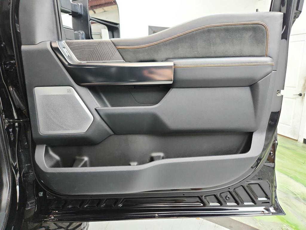 2023 Ford F-250 - $109,995