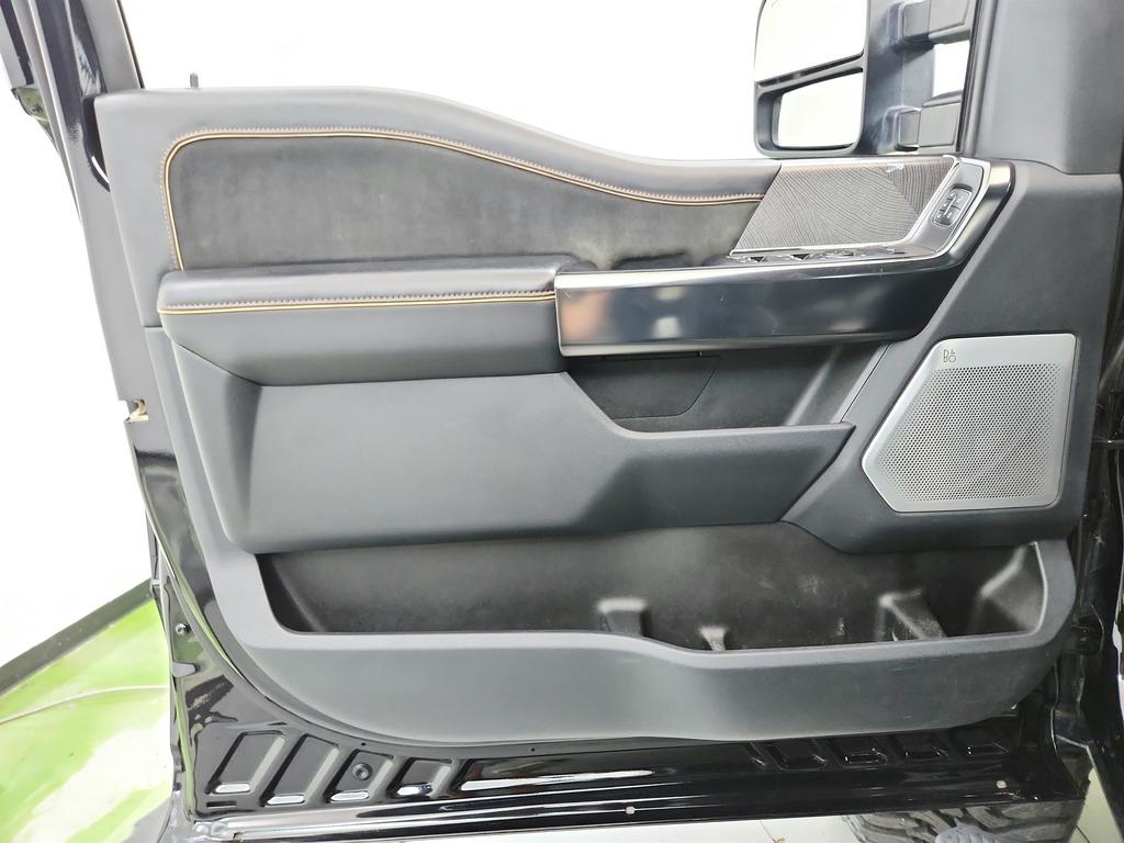 2023 Ford F-250 - $109,995
