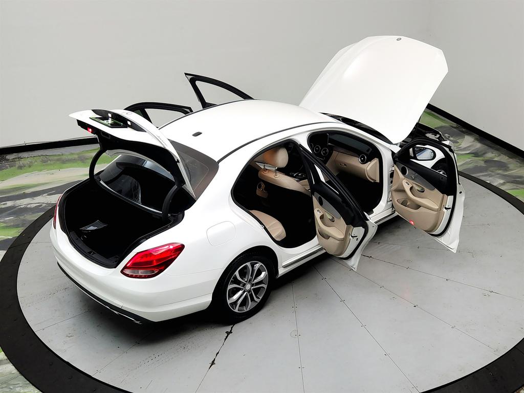 2016 Mercedes-Benz C-Class - $8,995