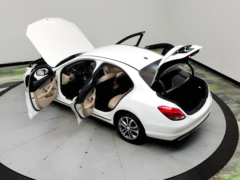 2016 Mercedes-Benz C-Class - $8,995