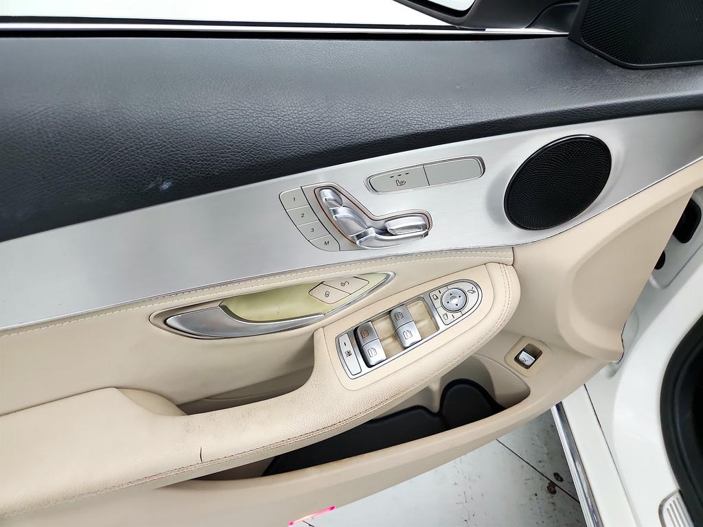 2016 Mercedes-Benz C-Class - $8,995