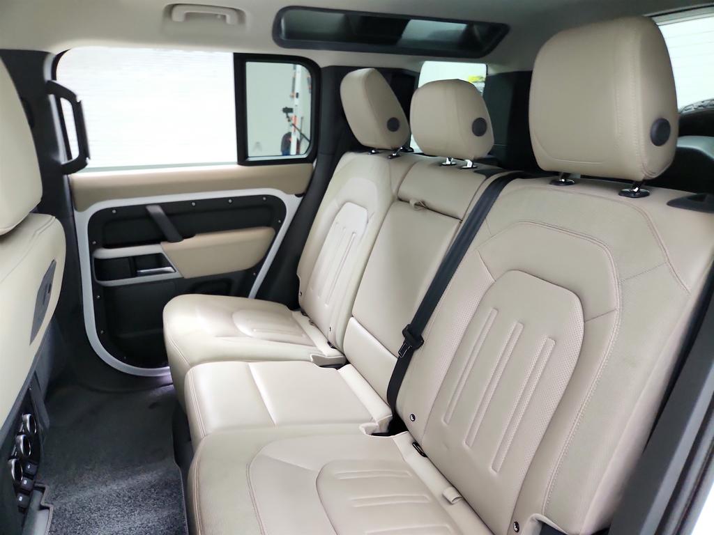 2020 Land Rover Defender - $32,195