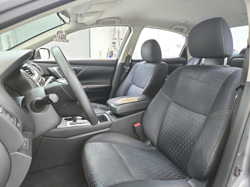 2016 Nissan Altima - $4,255