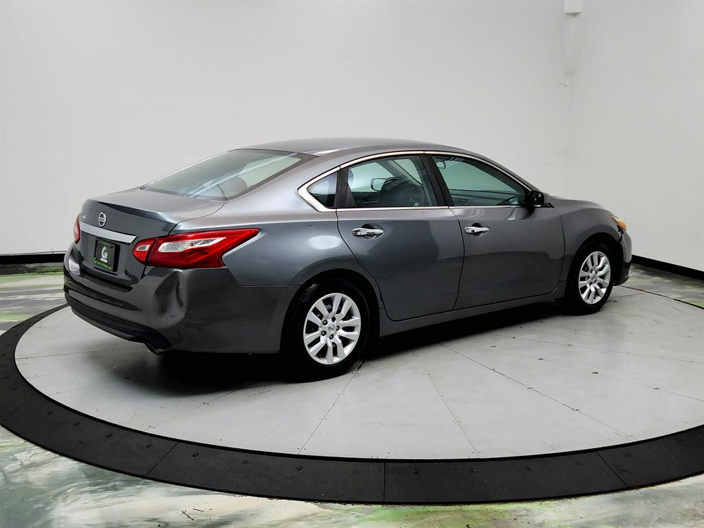 2016 Nissan Altima - $4,255