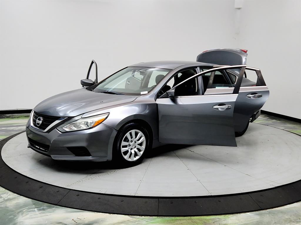 2016 Nissan Altima - $4,255