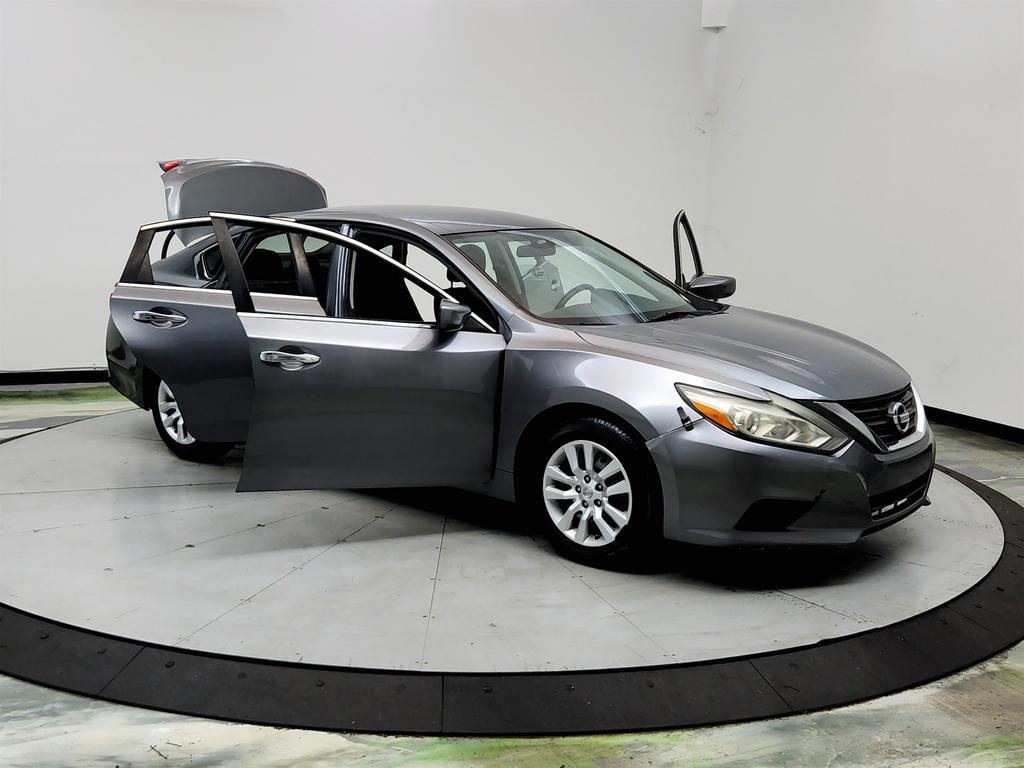 2016 Nissan Altima - $4,255