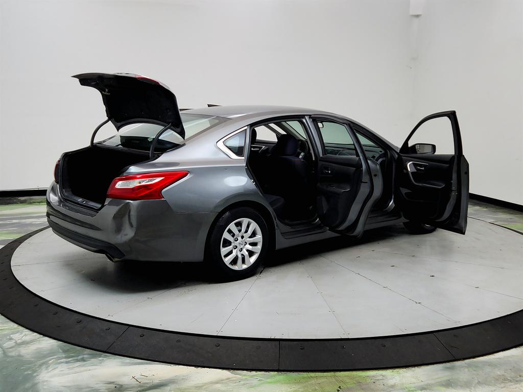2016 Nissan Altima - $4,255