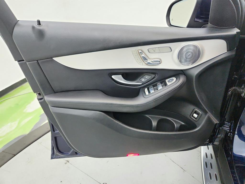 2017 Mercedes-Benz C-Class - $9,950