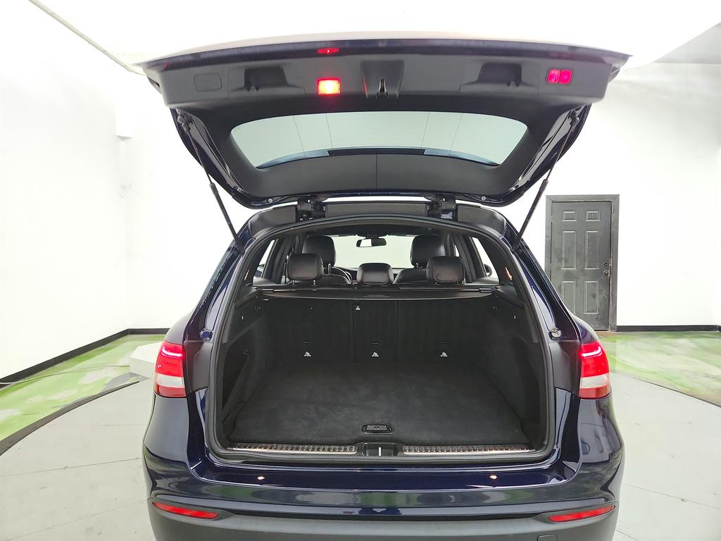 2017 Mercedes-Benz C-Class - $9,950